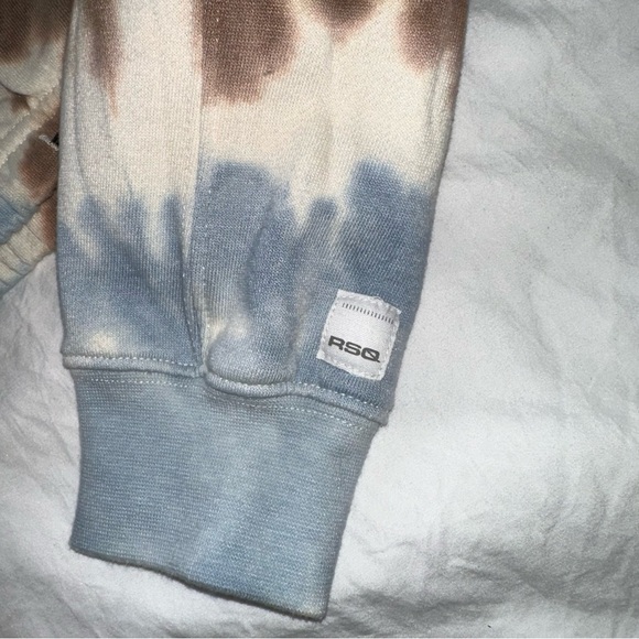 Tilly’s RSQ Tie-Dye Cropped Sweatshirt - Picture 3 of 4